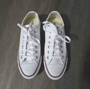 Brand new unisex Converse low tops size 7 women's,  5 men's